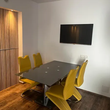 Eisenstrassen Apartman *